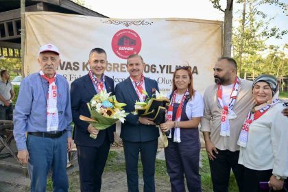 esenyurtta-sivas-kongresinin-106-yilinda-58-fidan-toprakla-bulustu
