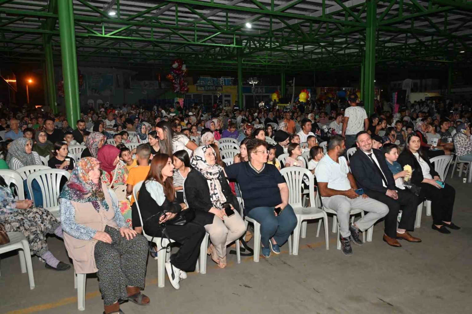 halikentte-yaz-aksami-sinema-keyfi