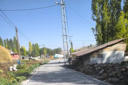 karsta-koy-yollari-yapimi-kis-oncesi-tamamlaniyor