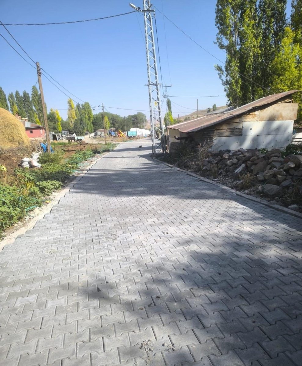 karsta-koy-yollari-yapimi-kis-oncesi-tamamlaniyor