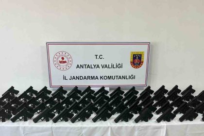 kepezde-kacak-silah-operasyonu-72-tabanca-ele-gecirildi