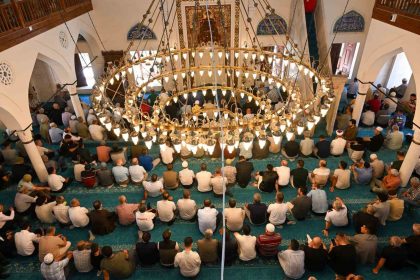 ketenci-omer-pasa-camii-yeniden-ibadete-acildi