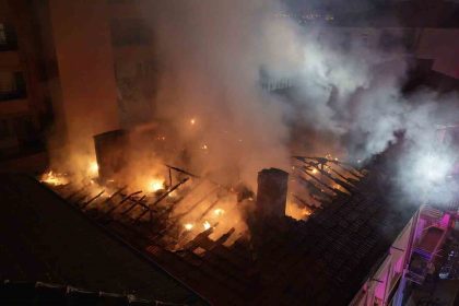 kirikkalede-apartman-catisinda-yangin-panigi