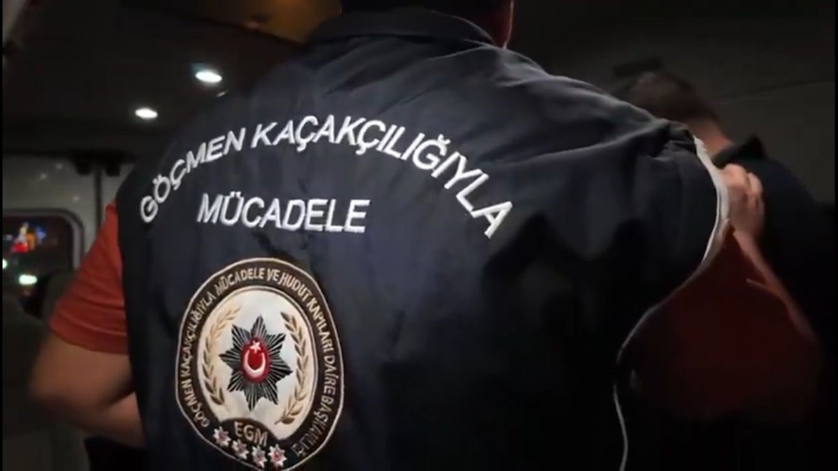mersinde-12-duzensiz-gocmen-yakalandi