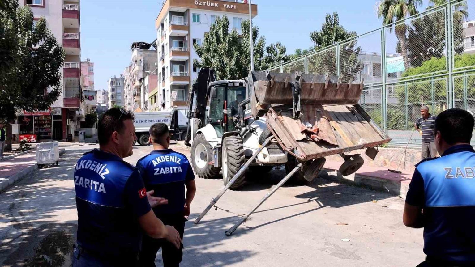 mersinde-hurda-ve-cop-yigan-vatandasa-ceza