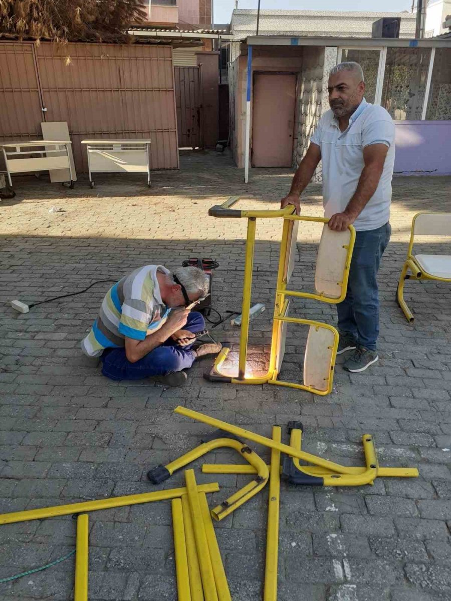 ogrencileri-icin-kaynak-makinesinin-basina-gecti