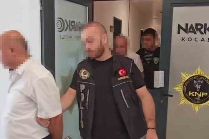 pul-biber-icine-zulalanmis-eroin-ele-gecirilmisti-2-supheli-tutuklandi
