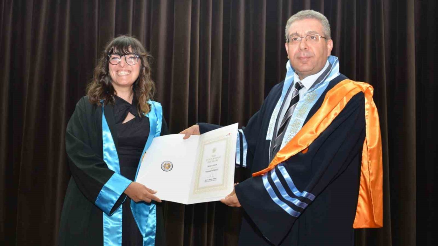 saglik-bilimleri-ve-fen-bilimleri-enstitulerinde-mezuniyet-heyecani