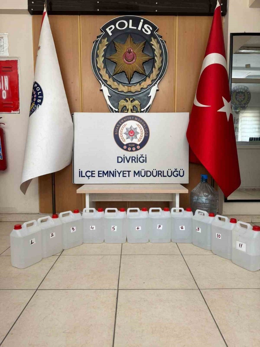 sahte-alkollu-icki-yapiminda-kullanilan-binlerce-litre-etil-alkol-ele-gecirildi