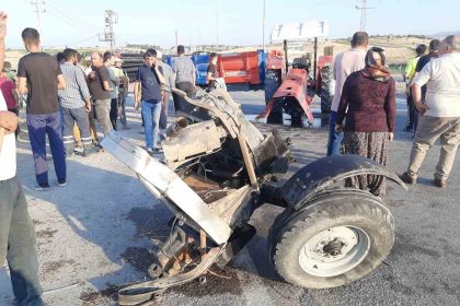 samsunda-kamyonet-ile-traktor-carpisti-4-yarali