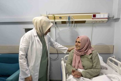 sikayetlerini-astima-bagladi-soluk-borusunun-yuzde-80ini-tikayan-kanserle-konusamaz-hale-geldi