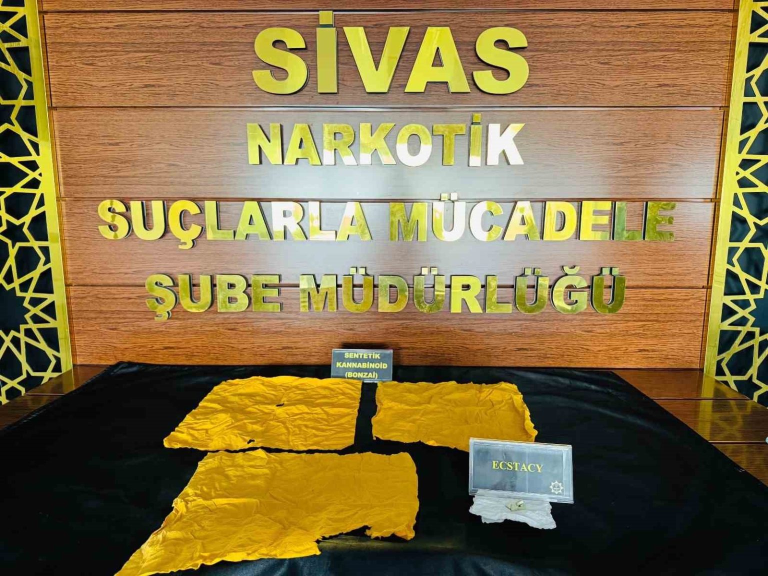 sivasta-uyusturucu-operasyonunda-3-tutuklama