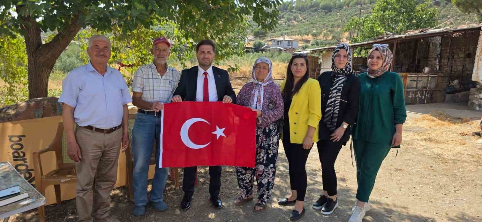 tire-ak-partiden-sehit-ailesine-anlamli-ziyaret