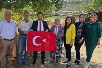 tire-ak-partiden-sehit-ailesine-anlamli-ziyaret
