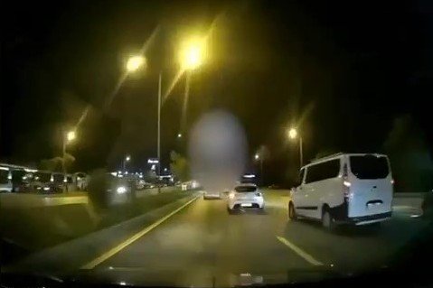 trafikte-makas-atan-surucuye-9-bin-lira-ceza-kesildi