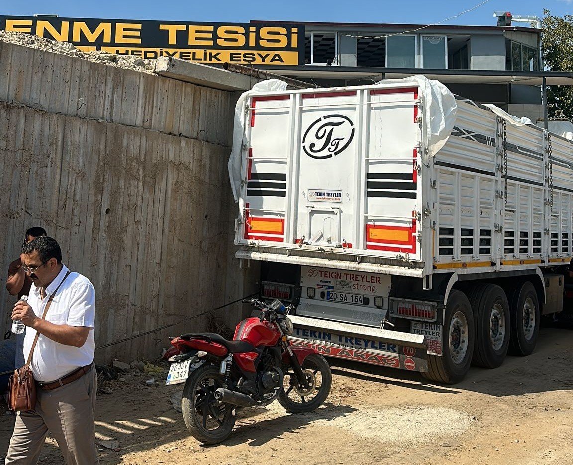 uzum-yuklemeye-geldi-yasamini-yitirdi