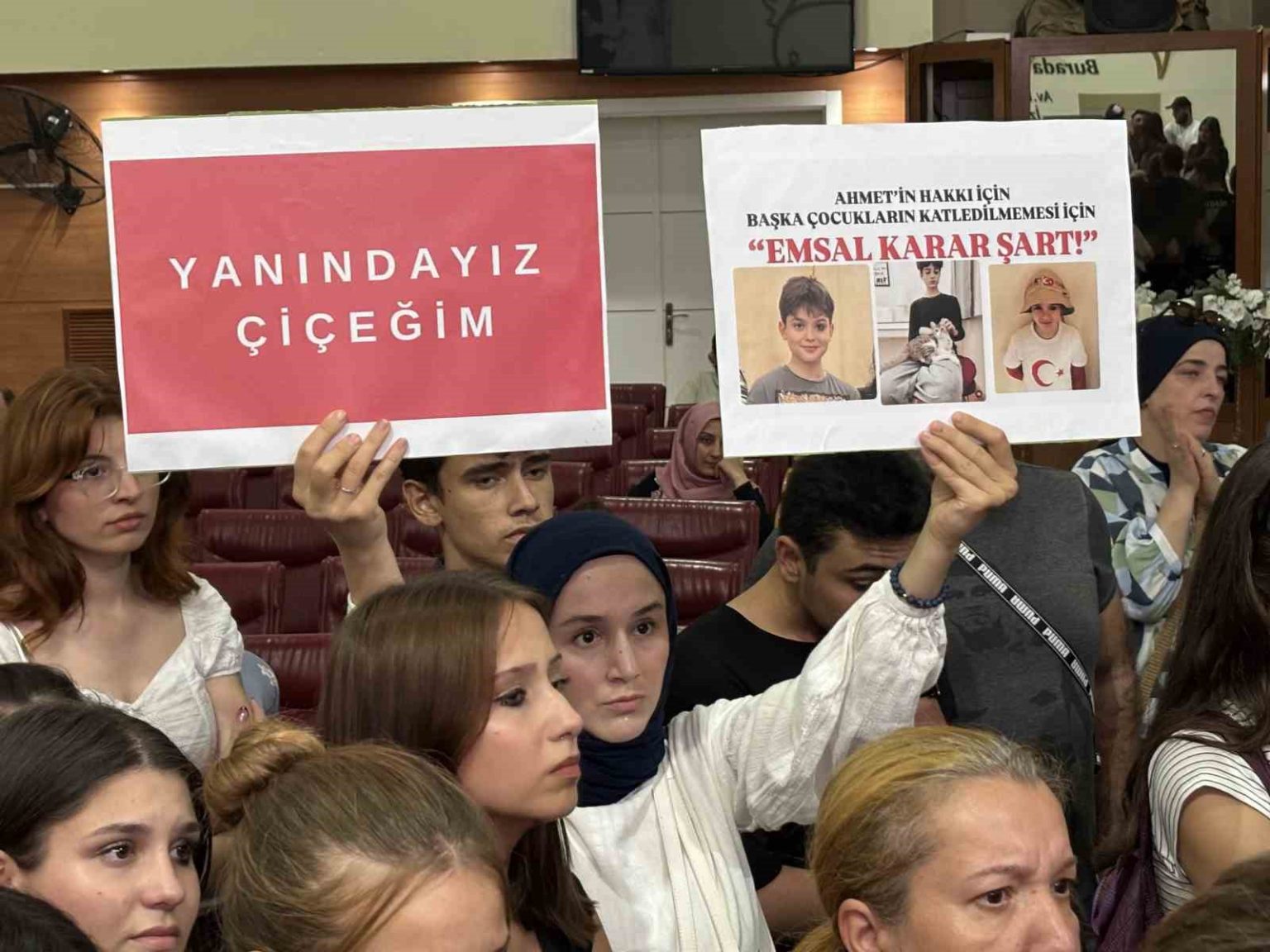 yasemin-minguzzi-cocuklarini-kaybeden-ailelerle-bir-araya-geldi