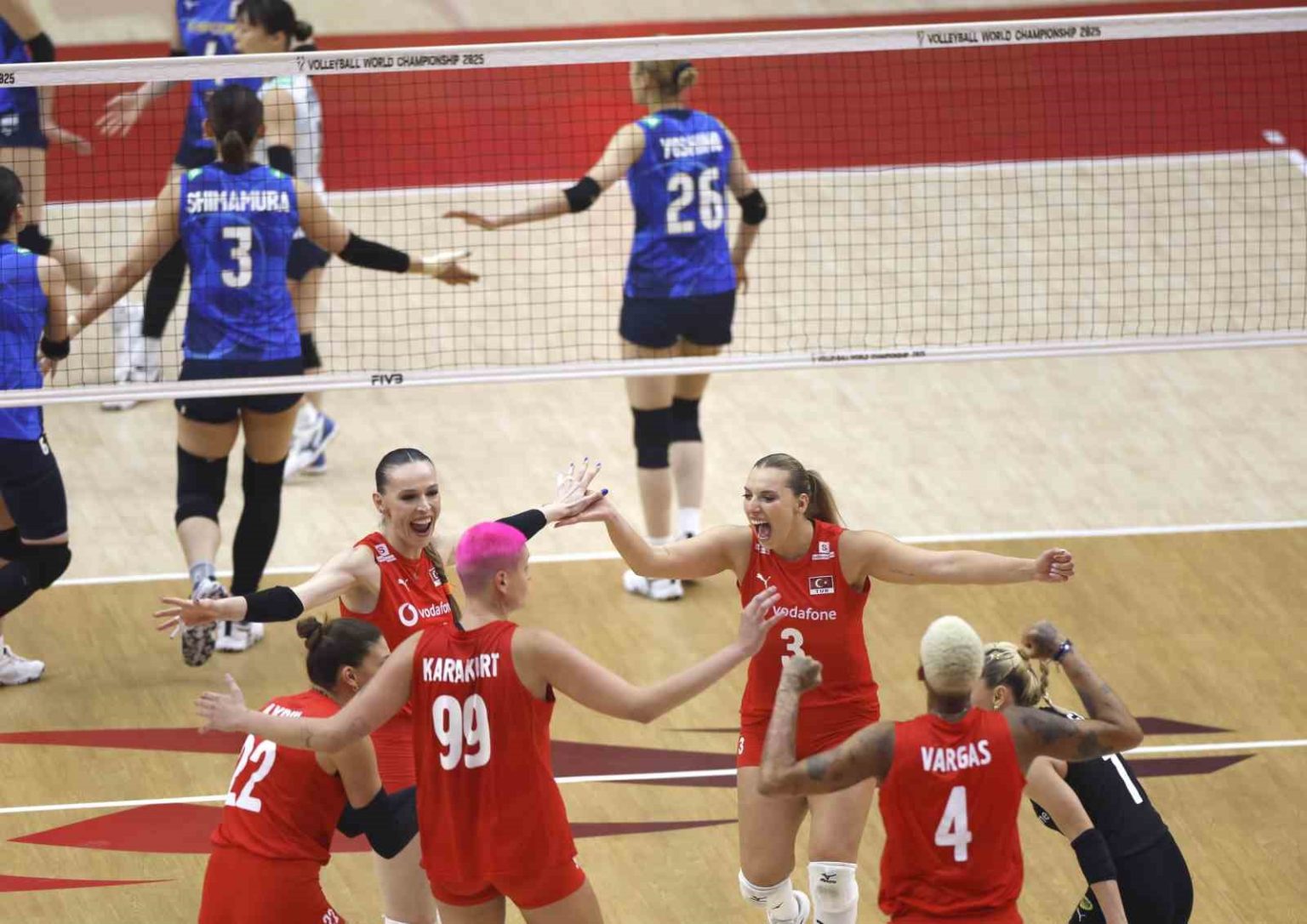 a-milli-kadin-voleybol-takimi-dunya-sampiyonasinda-ilk-kez-finalde