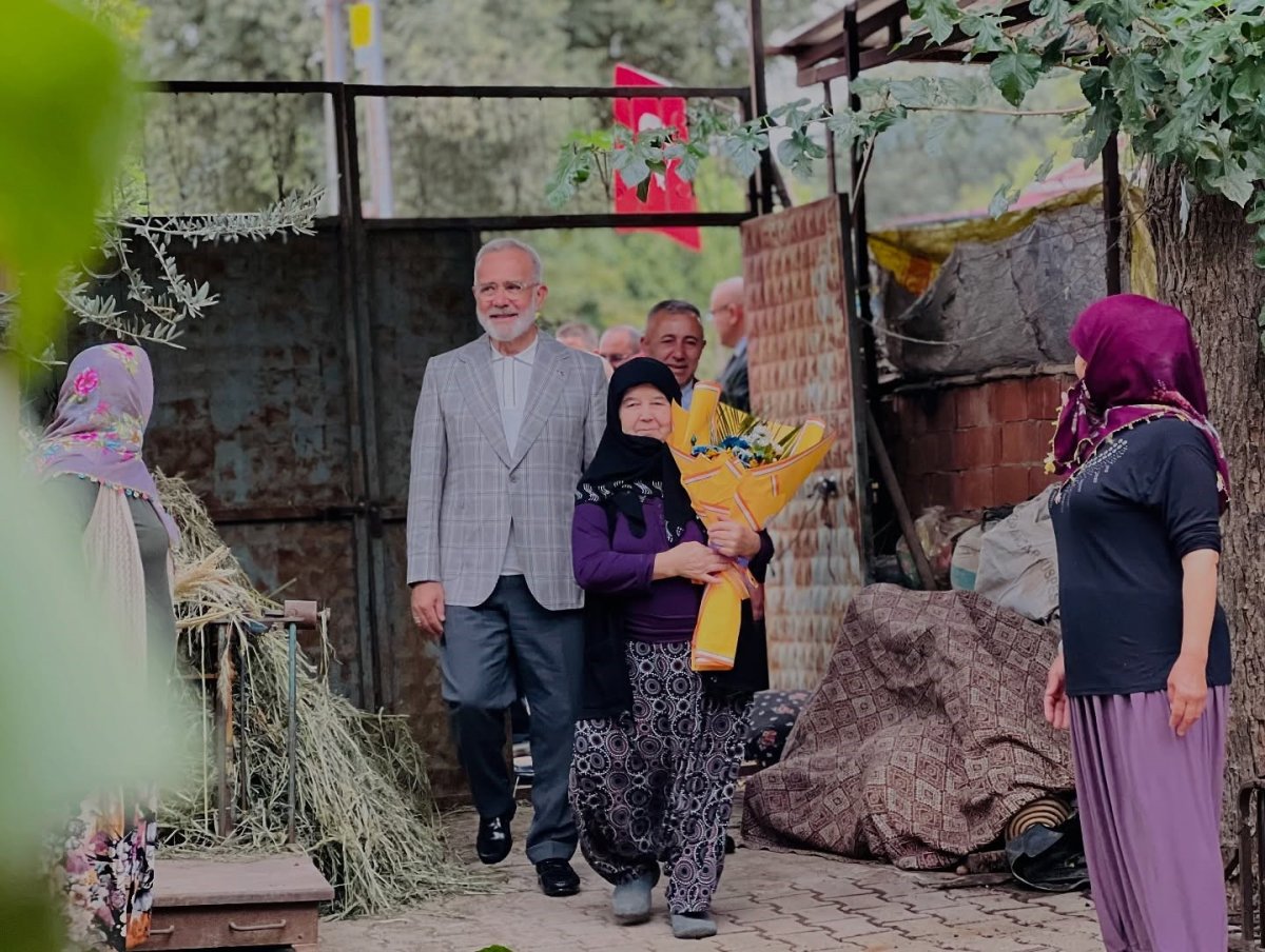 ak-parti-heyeti-sehit-ailesi-ile-bir-araya-geldi