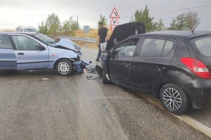 ankarada-iki-otomobil-kafa-kafaya-carpisti-6-yarali