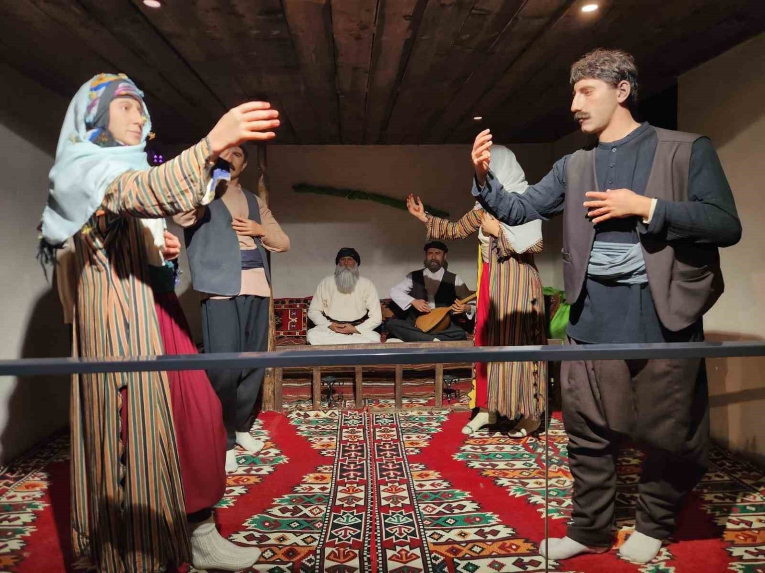 avrupanin-en-iyi-3-muzesi-arasinda-bulunan-tunceli-muzesi-tarihe-isik-tutuyor