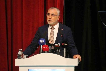bakan-isikhan-yuz-yilimizi-kurtarmak-icin-degil-yuz-yila-yon-vermek-uzere-buyuk-bir-mucadele-veriyoruz