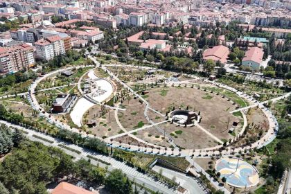 bakimsiz-kalan-her-gecen-gun-yipranan-millet-bahcesi-adeta-curumeye-terk-edildi