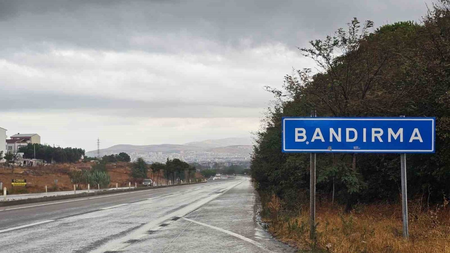 bandirmada-sabah-yagmuru-serinlik-getirdi