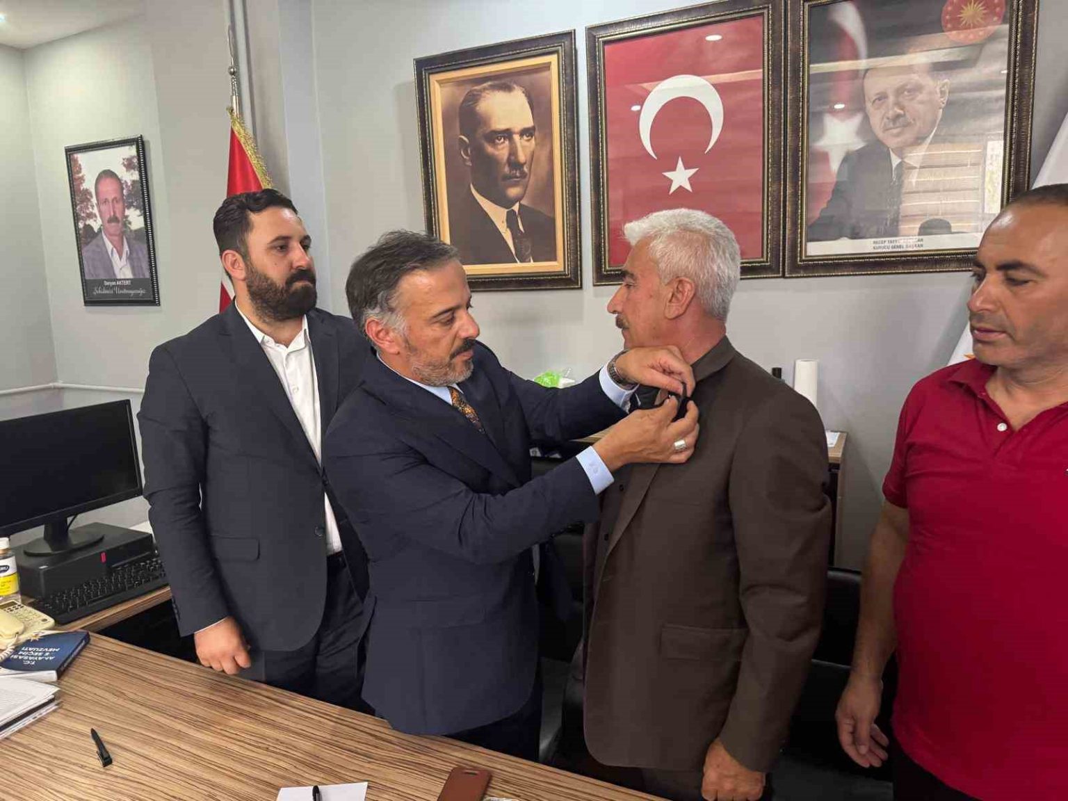 diyarbakirda-iyi-partinin-ilce-teskilati-ak-partiye-gecti