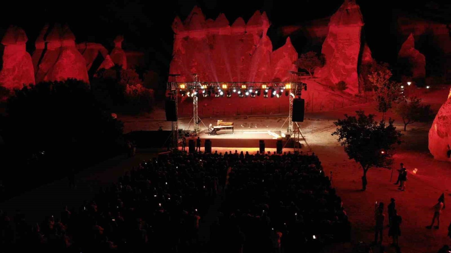 fazil-say-ve-nakamura-hayato-kapadokyada-ayni-sahnede-bulustu