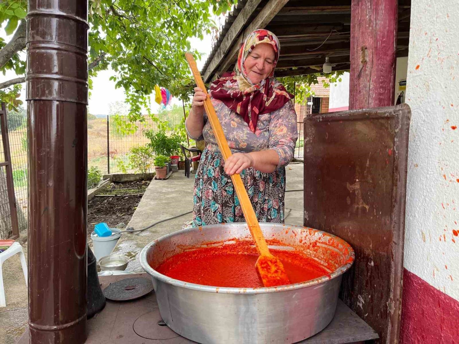 hayraboluda-kisa-hazirlik-basladi-kazanlar-salca-icin-kayniyor