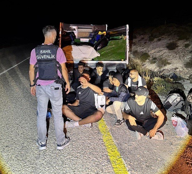 izmirde-102-duzensiz-gocmen-yakalandi