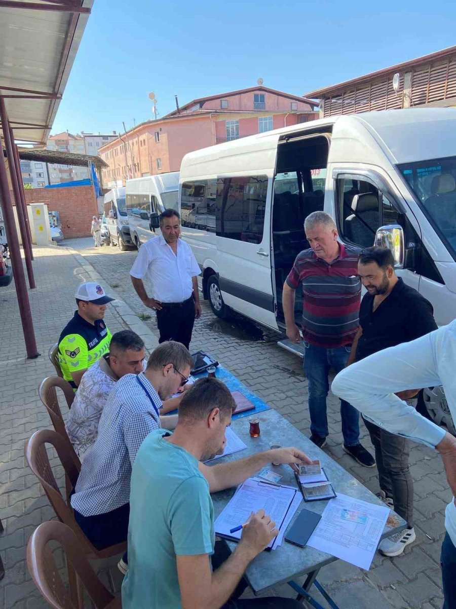 karacasuda-okul-servislerine-guvenlik-denetimi