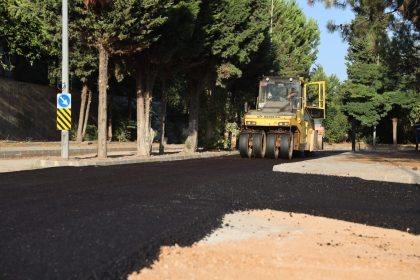 korfezde-kavsak-ve-yol-calismalariyla-trafik-akisi-duzenleniyor