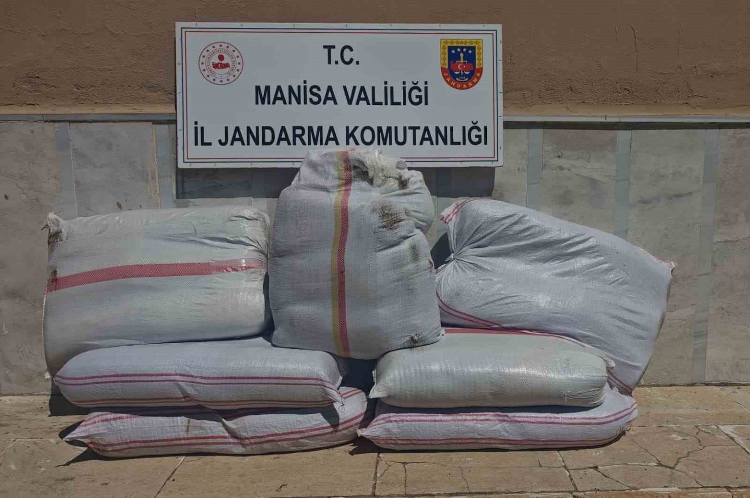 manisada-350-kilo-kacak-tutun-ele-gecirildi