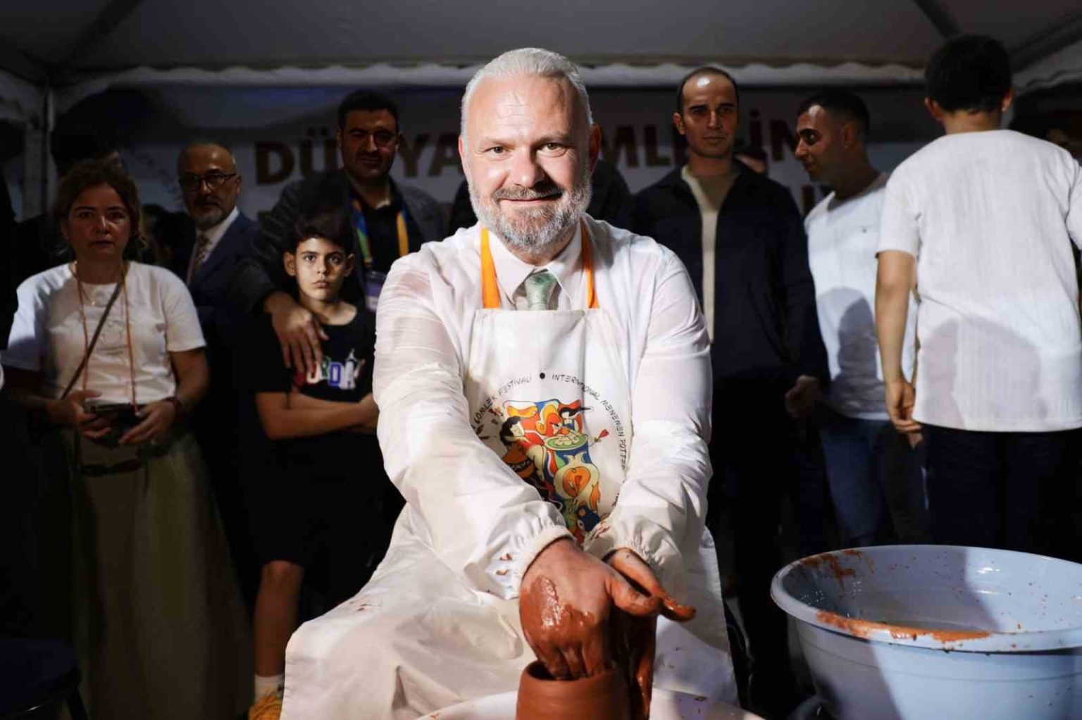 uluslararasi-menemen-comlek-festivaline-gorkemli-acilis