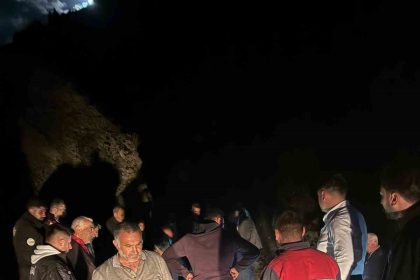 yaylada-kalp-krizi-gecirerek-hayatini-kaybeden-sahsin-cenazesi-afad-ekiplerince-ozel-araclarla-indirildi