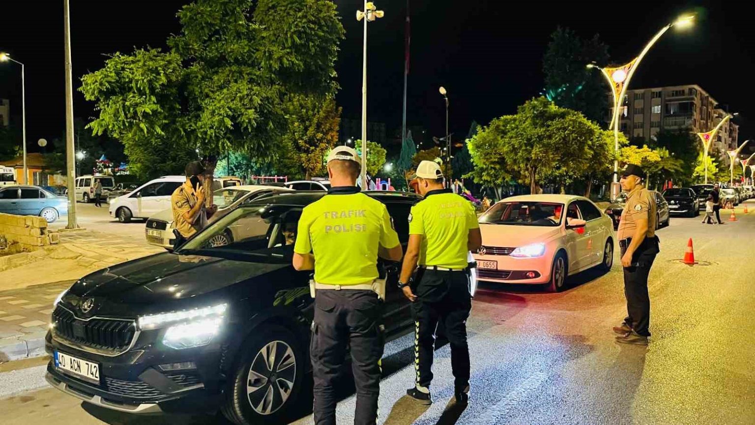 yerkoyde-huzur-denetiminde-toplam-44-bin-lira-ceza-kesildi