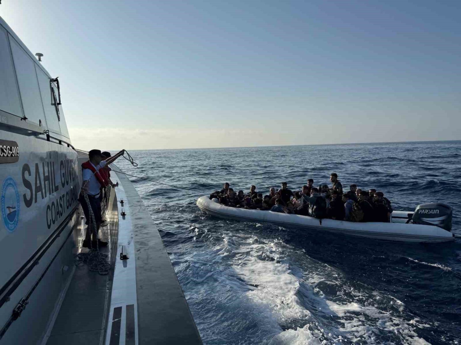 aydinda-28-duzensiz-gocmen-ve-1-gocmen-kacakcisi-yakalandi