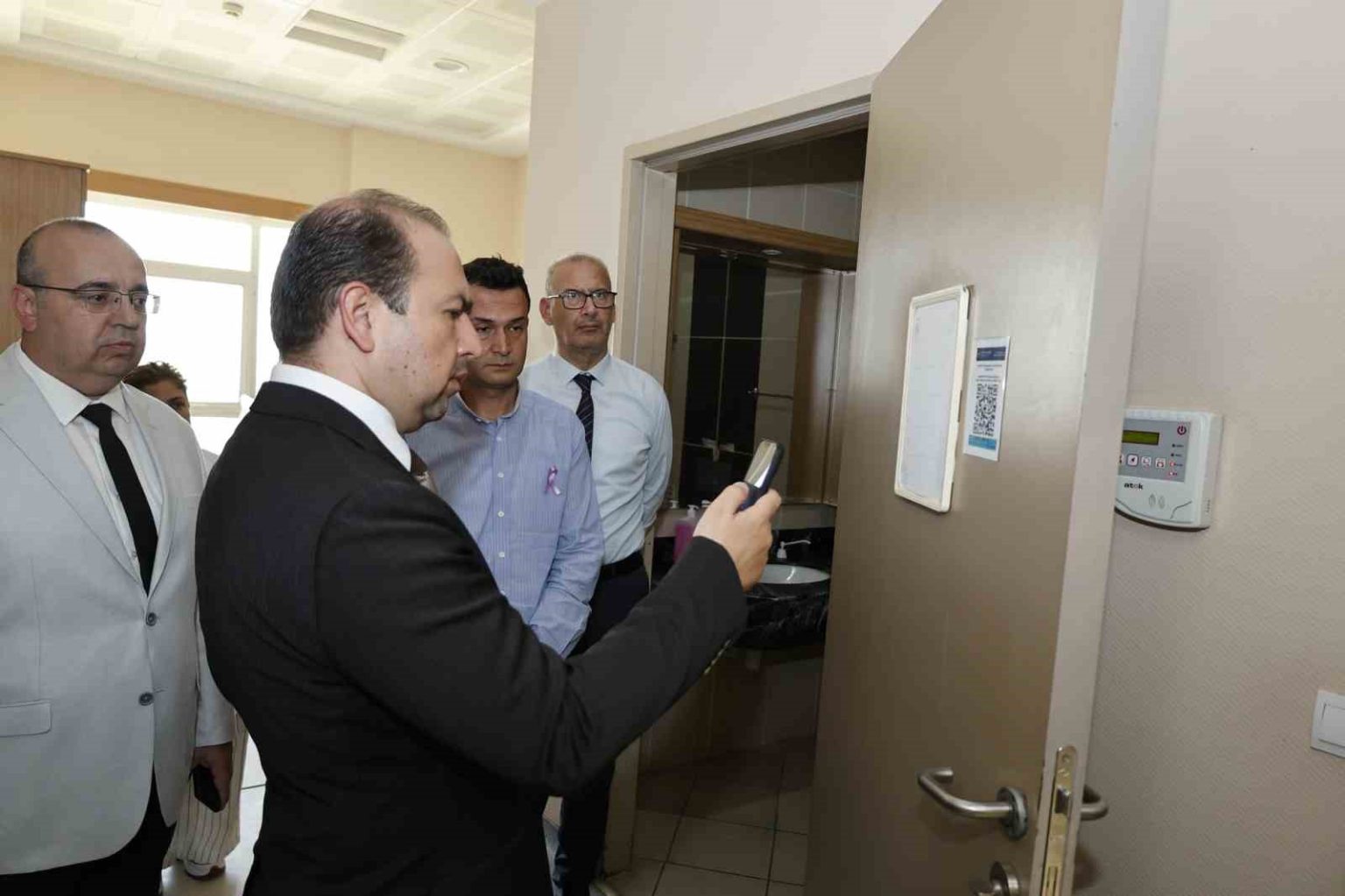 aydinda-hastanelerde-qr-kod-ile-dijital-temizlik-donemi-basladi