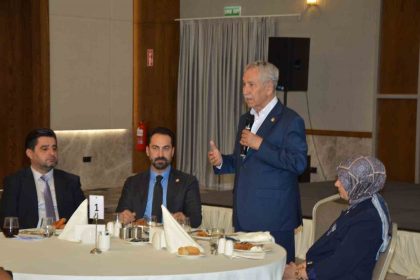 bulent-arinc-turkiye-ne-gorduyse-ak-parti-sayesinde-gordu