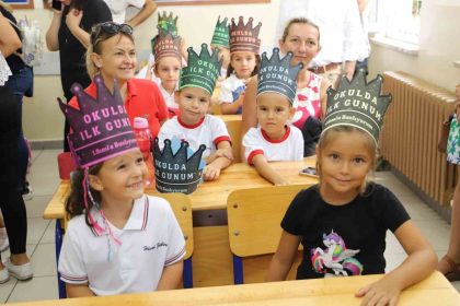 bursada-657-bin-ogrenci-ve-41-bin-ogretmen-ders-basi-yapiyor