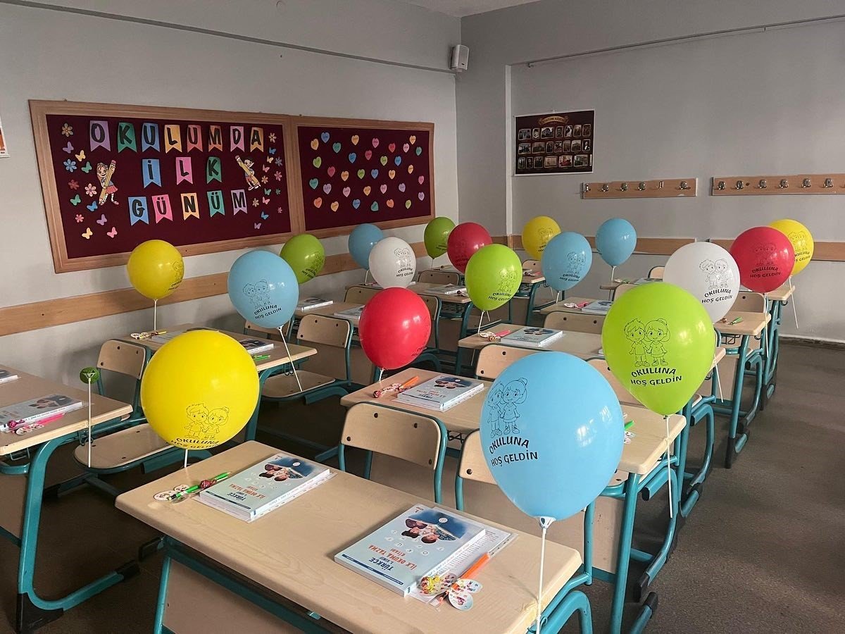 efelerde-65-bin-500-ucretsiz-ders-kitabi-siralarda-hazir