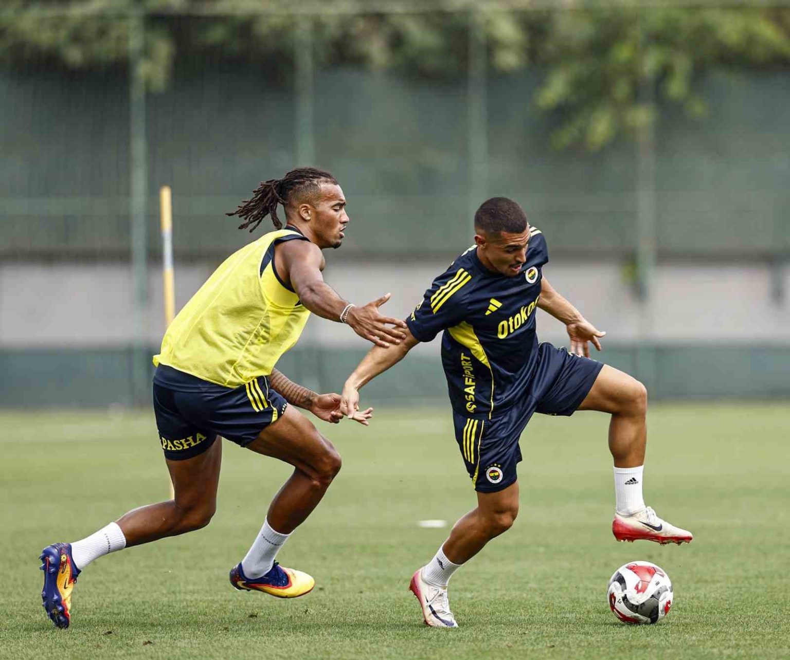fenerbahce-trabzonspor-maci-hazirliklarina-devam-etti