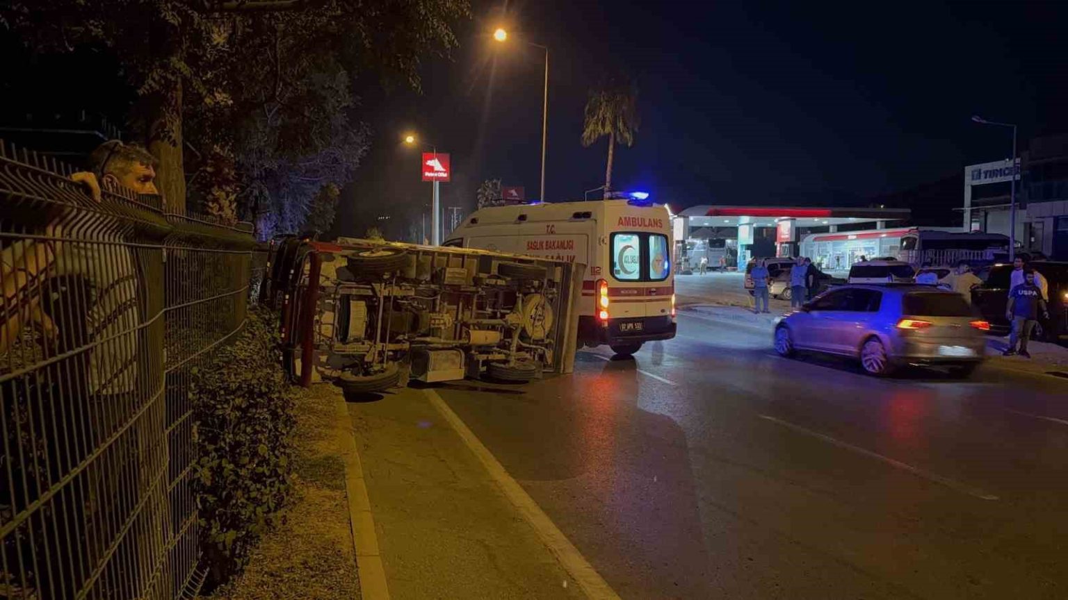gazipasada-devrilen-kamyonetin-surucusu-ve-esi-yaralandi