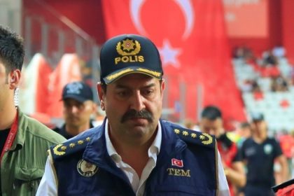 gorevden-uzaklastirilan-antalya-emniyet-muduru-ilker-arslan-teslim-oldu