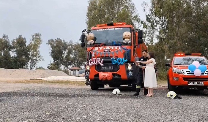 itfaiye-erinden-sira-disi-cinsiyet-belirleme-surprizi