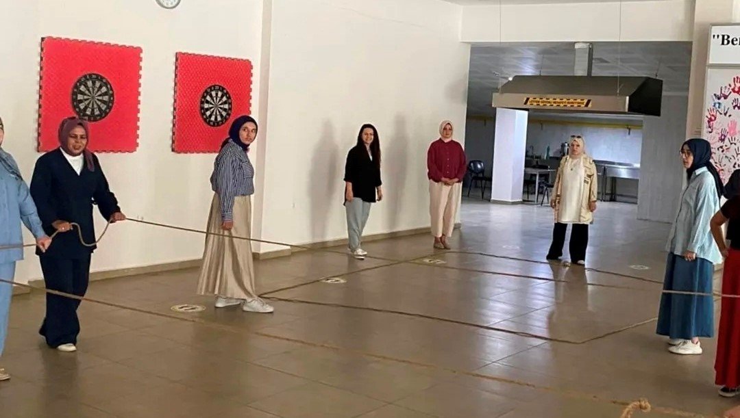 kutahya-aile-ve-sosyal-hizmetler-il-mudurlugu-personeline-psikososyal-destek-farkindalik-egitimi