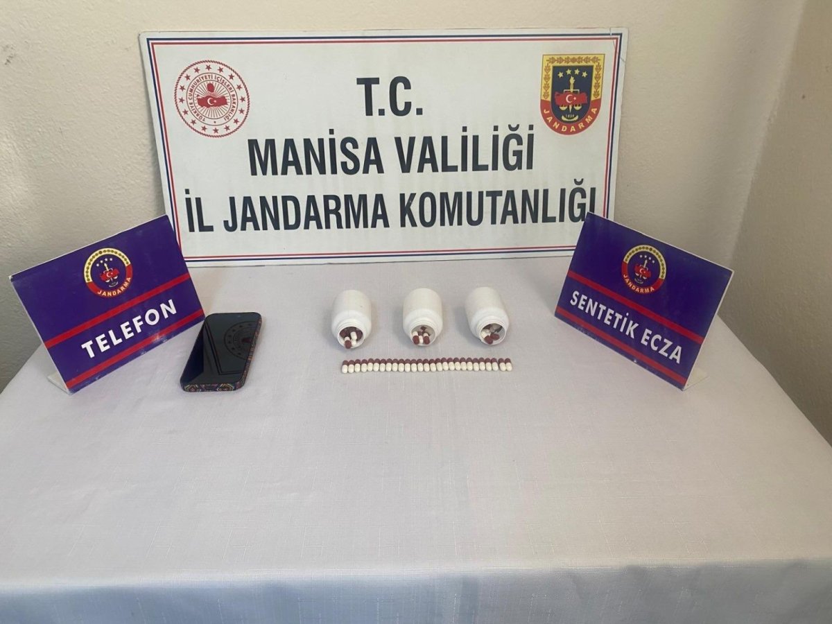 manisada-uyusturucu-operasyonu-2-gozalti