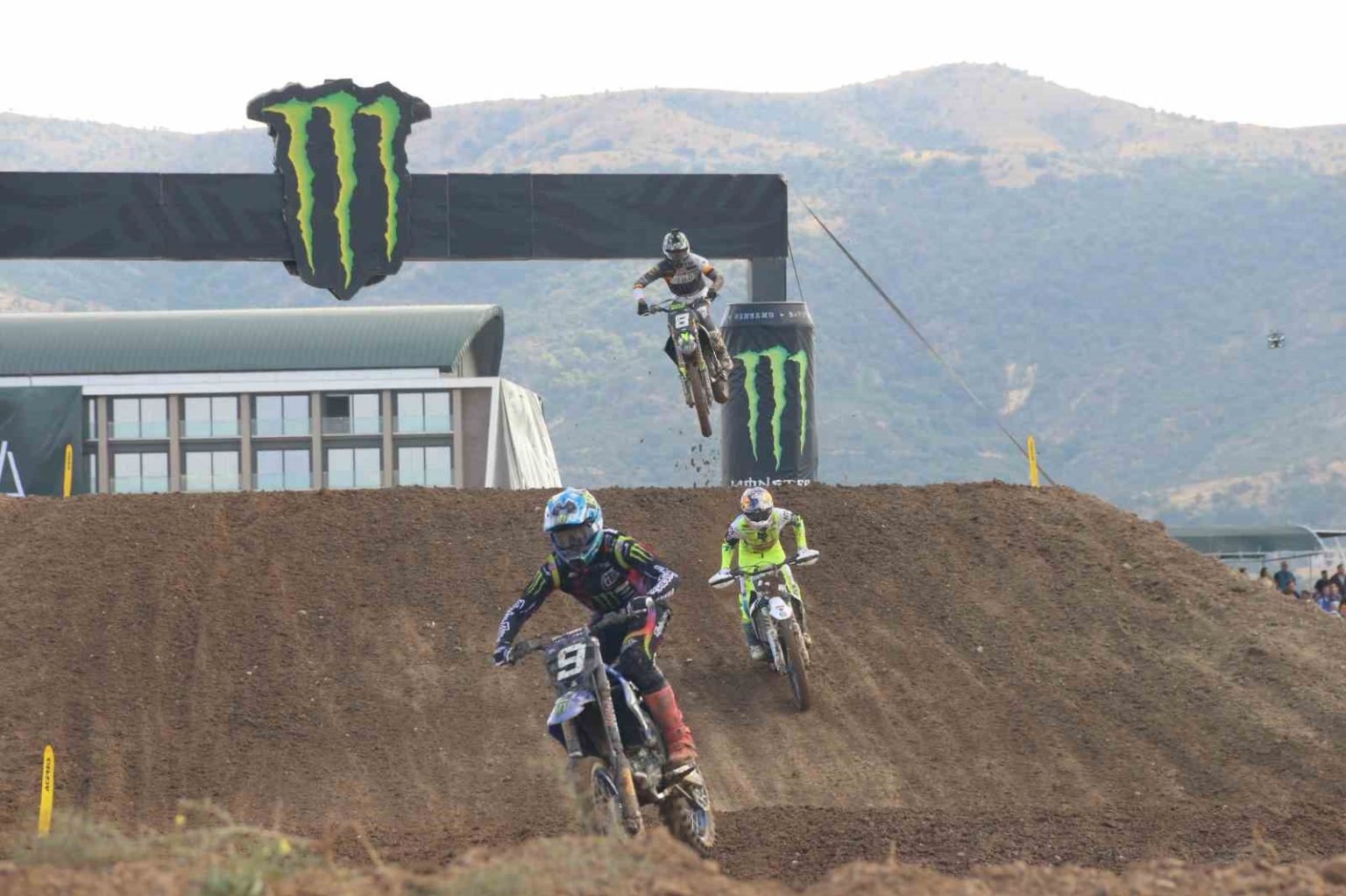 mx2-dunya-gencler-motokros-sampiyonasi-final-2-yarisinda-sampiyon-langenfelder-simon